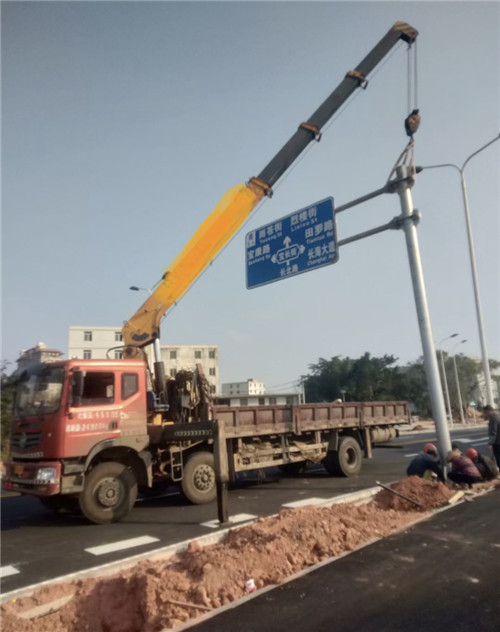 怒江设备吊装租赁吊车要用多大吊车